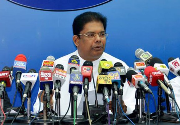 வாய்ச்சவடால் விடுவதை விடுத்து முடிந்தால் தேர்தலை நடத்துங்கள்! - அரசுக்கு சஜித் அணி சவால் 